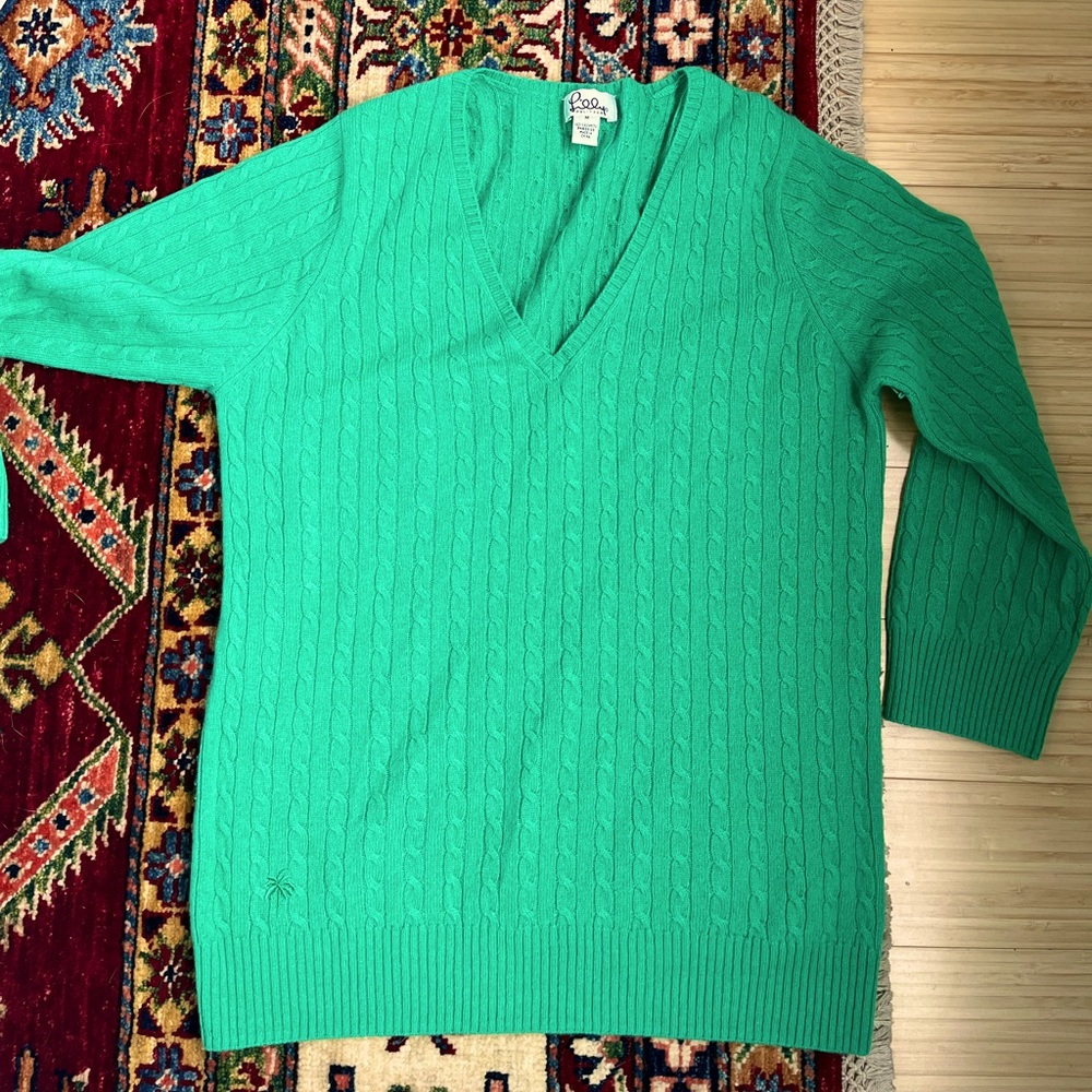 Lilly Pulitzer v neck cashmere sweater size medium